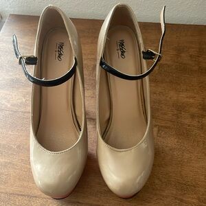 Nice  heels. Size 6.5